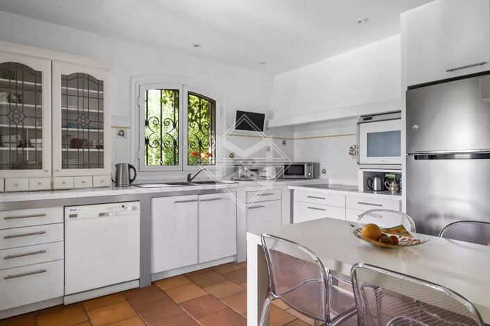 Image No.4-4 Bed House for sale