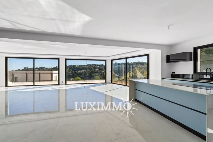 Image No.5-4 Bed House for sale