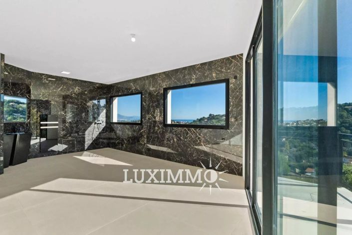 Image No.8-4 Bed House for sale