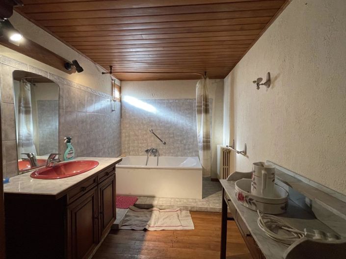 Image No.10-4 Bed House for sale