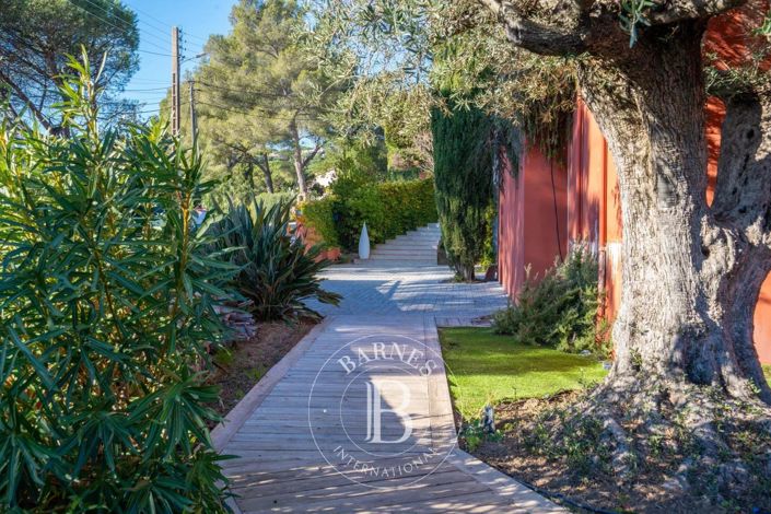 Image No.5-4 Bed House for sale