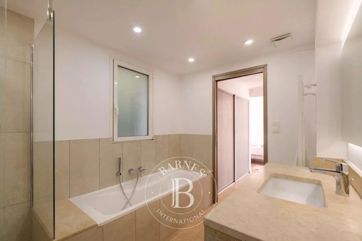 Image No.10-5 Bed House for sale