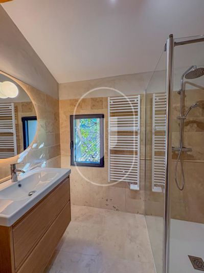 Image No.11-5 Bed House for sale