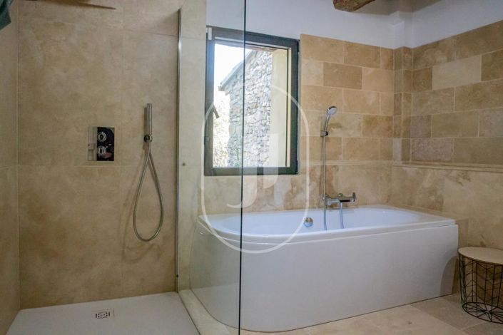 Image No.12-5 Bed House for sale