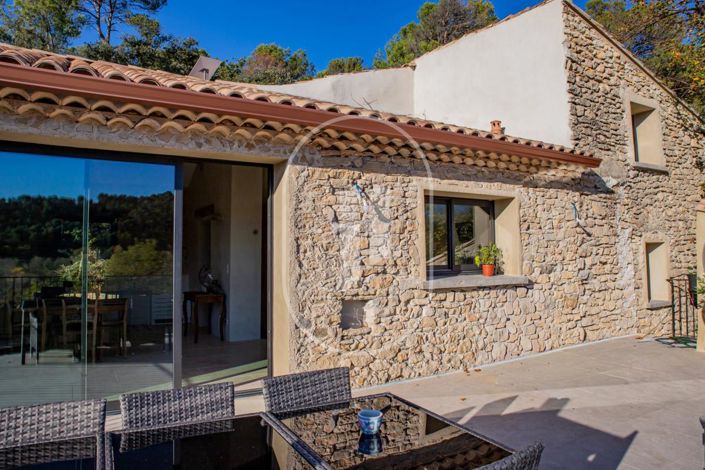 Image No.6-5 Bed House for sale