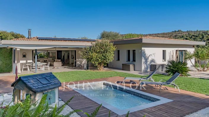 Image No.1-4 Bed House for sale