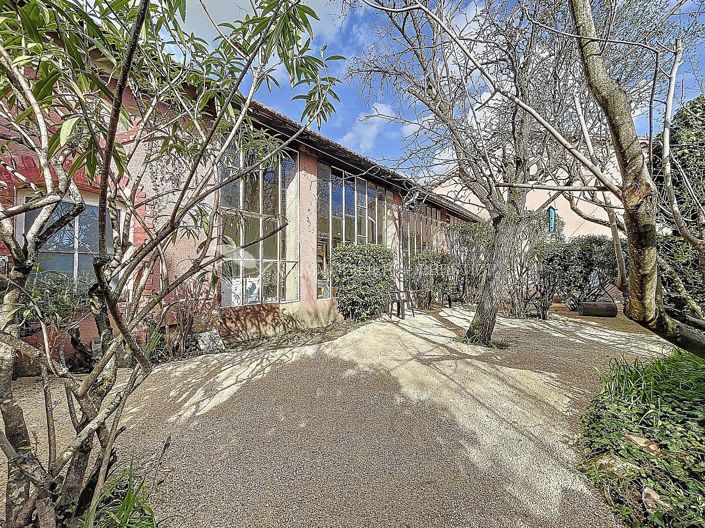 Image No.5-5 Bed House for sale