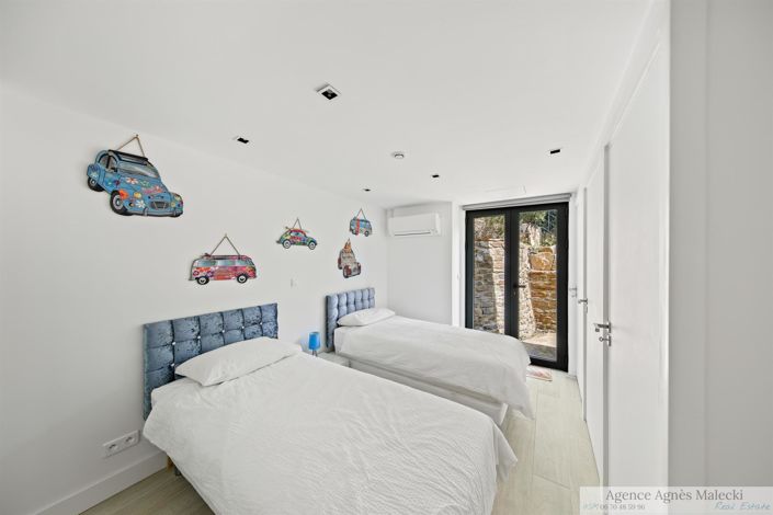 Image No.13-5 Bed House for sale