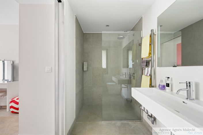 Image No.14-5 Bed House for sale