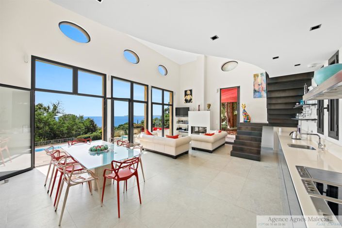 Image No.3-5 Bed House for sale