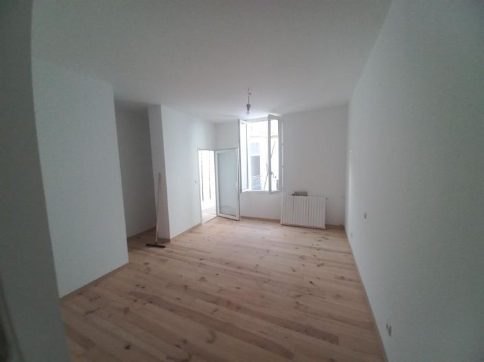 Image No.14-3 Bed House for sale