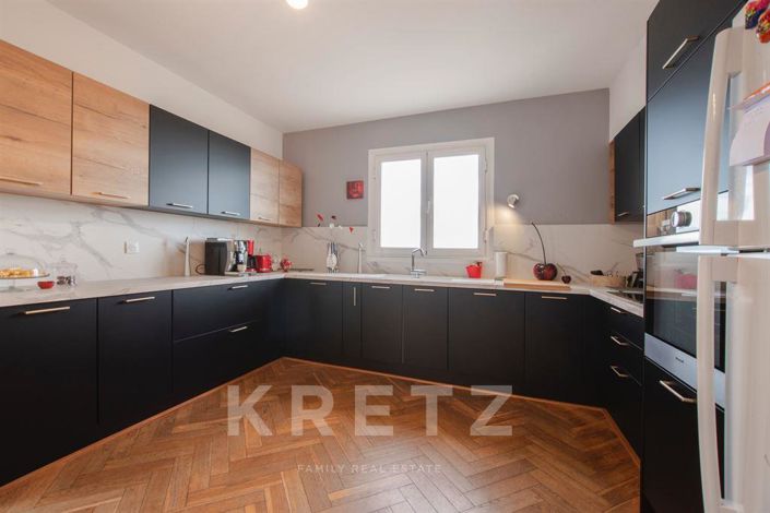 Image No.10-6 Bed Apartment for sale