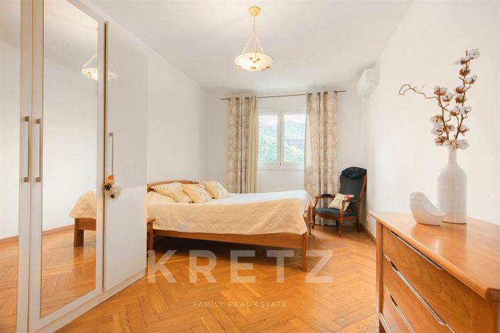 Image No.14-6 Bed Apartment for sale