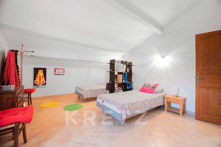 Image No.16-6 Bed Apartment for sale