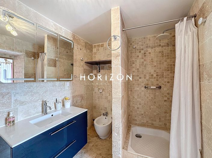 Image No.10-7 Bed House for sale