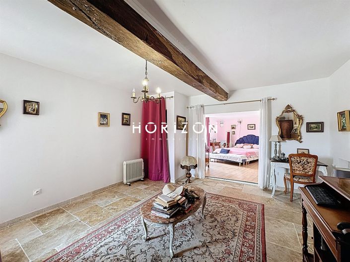 Image No.15-7 Bed House for sale