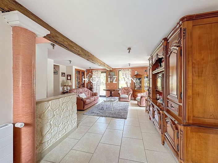 Image No.18-7 Bed House for sale