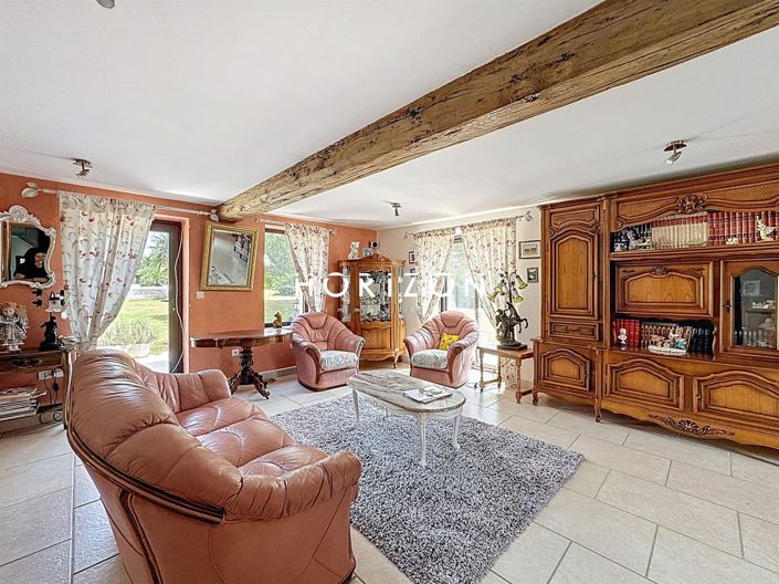 Image No.24-7 Bed House for sale