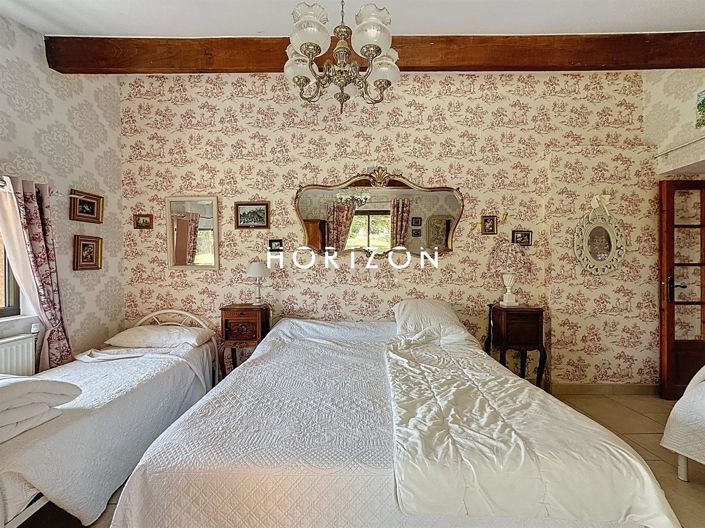 Image No.28-7 Bed House for sale