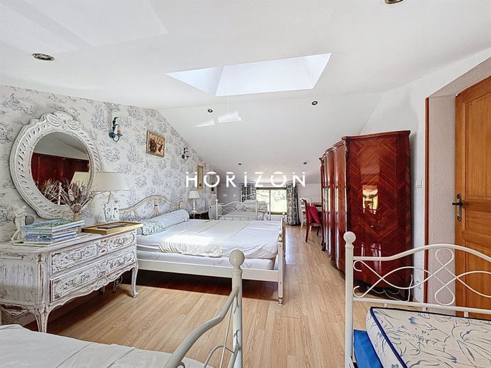 Image No.29-7 Bed House for sale