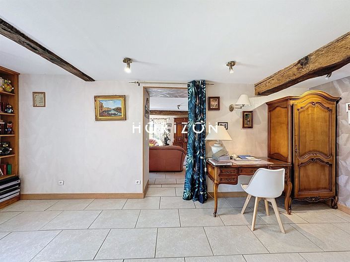 Image No.8-7 Bed House for sale