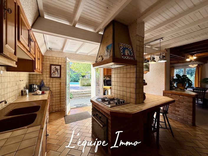 Image No.7-5 Bed House for sale