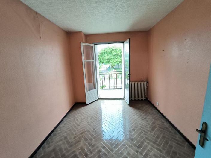 Image No.10-4 Bed House for sale