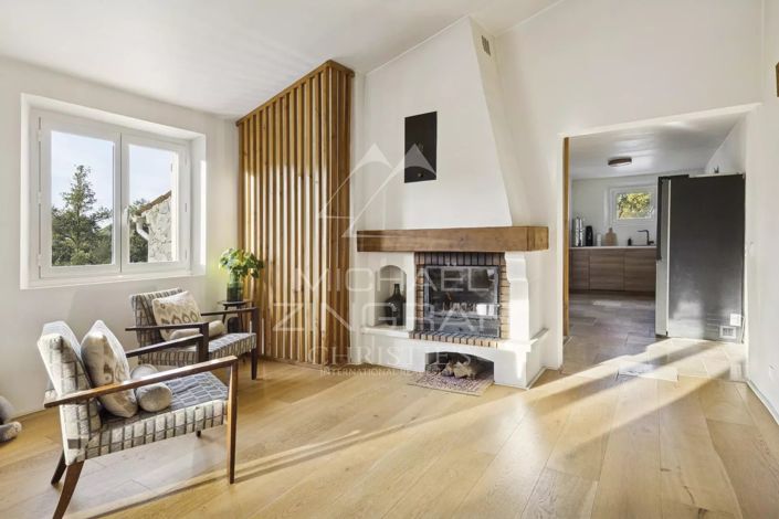 Image No.4-6 Bed House for sale