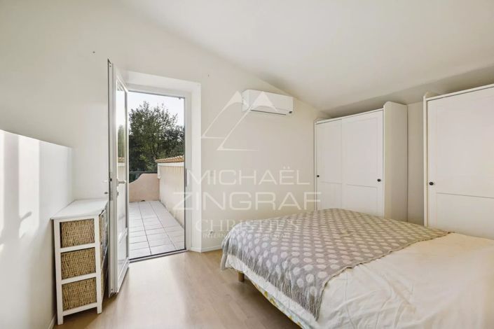 Image No.6-6 Bed House for sale