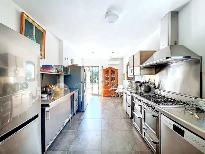 Image No.10-6 Bed House for sale