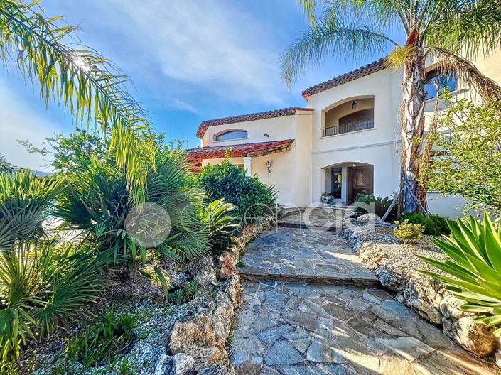 Image No.7-6 Bed House for sale