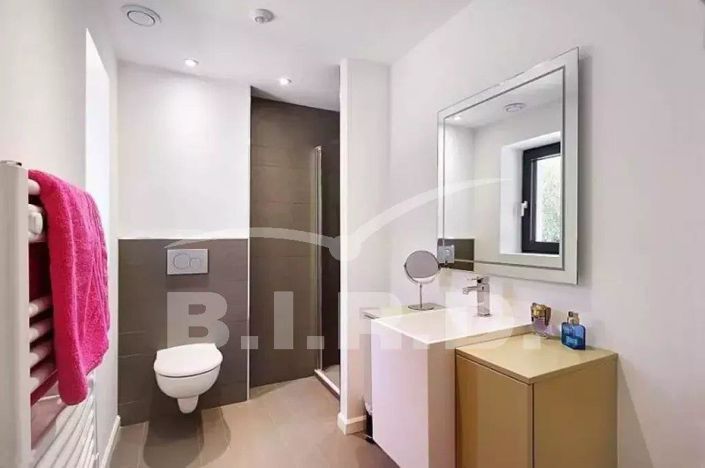 Image No.12-5 Bed House for sale