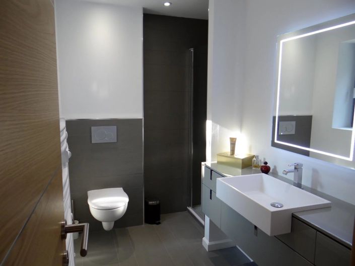 Image No.12-5 Bed House for sale