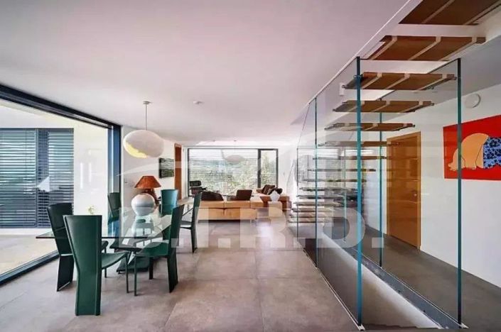 Image No.4-5 Bed House for sale