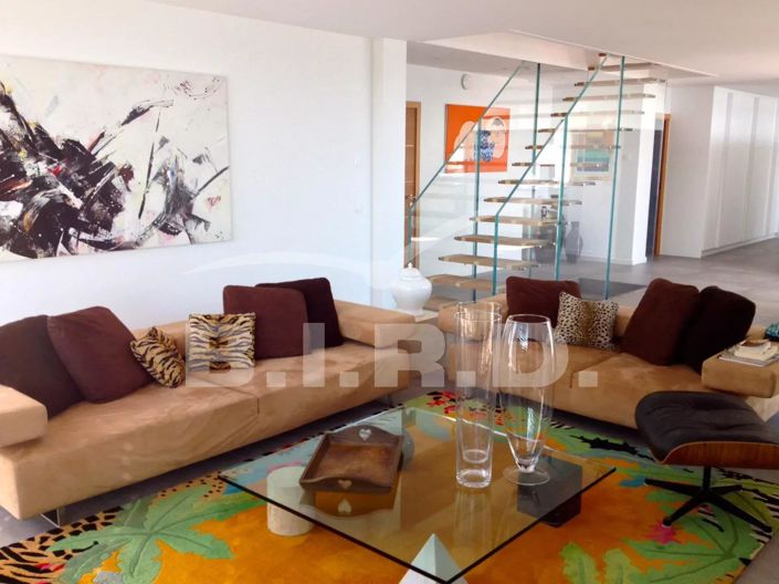 Image No.5-5 Bed House for sale