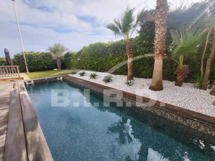 Image No.7-5 Bed House for sale