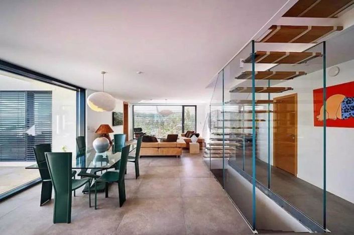 Image No.7-5 Bed House for sale