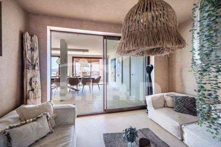 Image No.10-5 Bed House for sale