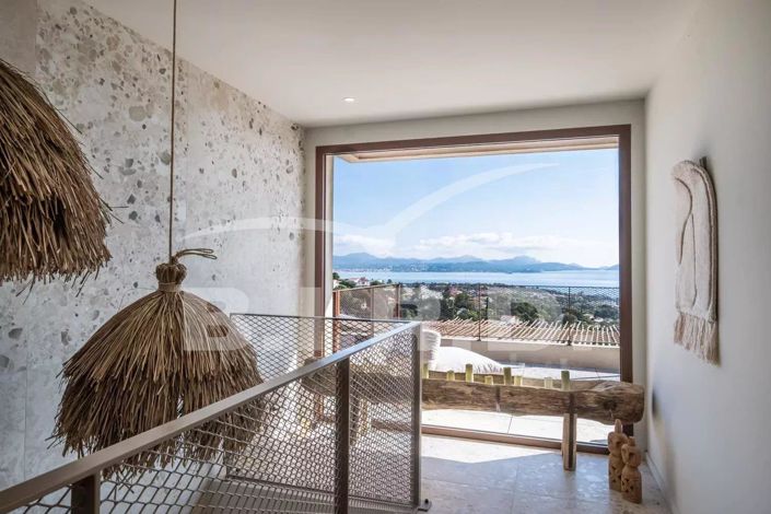 Image No.16-5 Bed House for sale