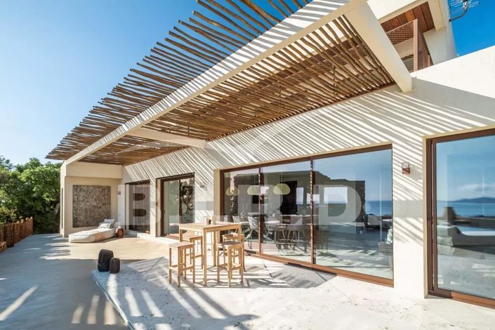 Image No.4-5 Bed House for sale