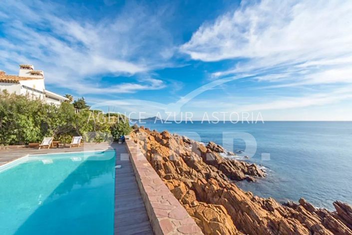 Image No.1-5 Bed House for sale