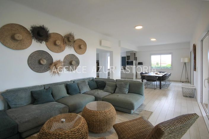 Image No.12-5 Bed House for sale