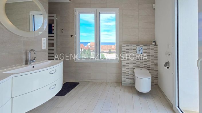 Image No.20-5 Bed House for sale