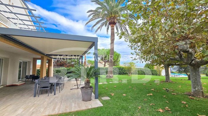 Image No.5-Maison de 5 chambres à vendre à Les Issambres