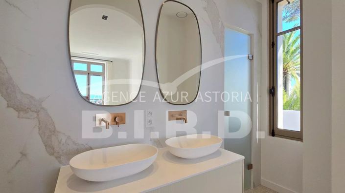 Image No.10-6 Bed House for sale