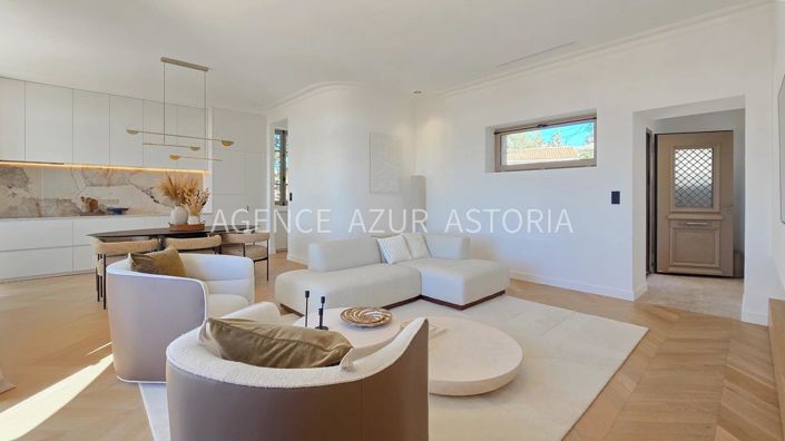 Image No.10-6 Bed House for sale