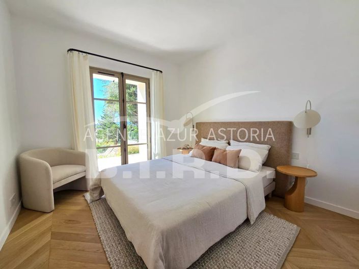 Image No.11-6 Bed House for sale