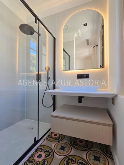 Image No.18-6 Bed House for sale