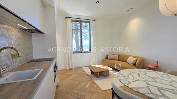 Image No.19-6 Bed House for sale