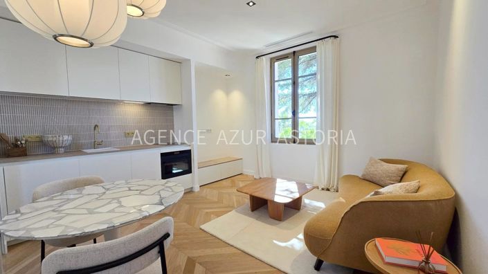 Image No.20-6 Bed House for sale